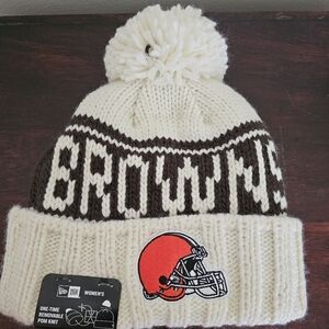 New Era Clevland Browns Sideline Winter Beanie Pom Knit Hat Cap NWT